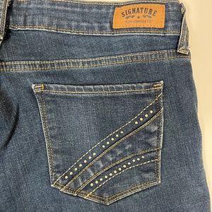 SOLD!!!SIGNATURE BY LEVI STRAUSS MODERN BOOTCUT SIZE 12
